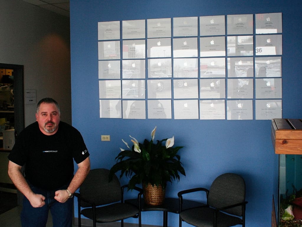 MacSpecialist _ Apple Specialist _ Villa Park IL _ Frank and the certification wall